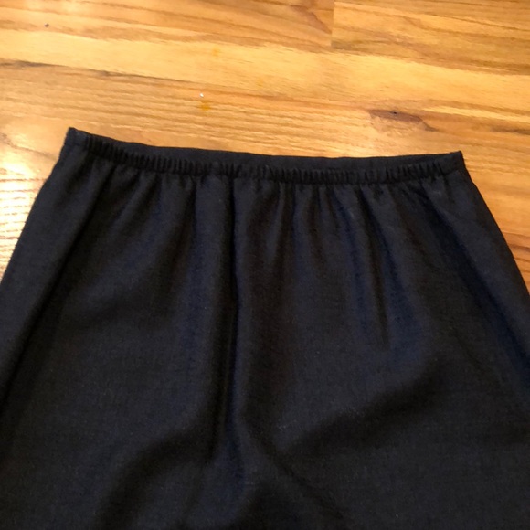 Excellent Condition Alfred Dunner mid-calf skirt - Picture 4 of 6